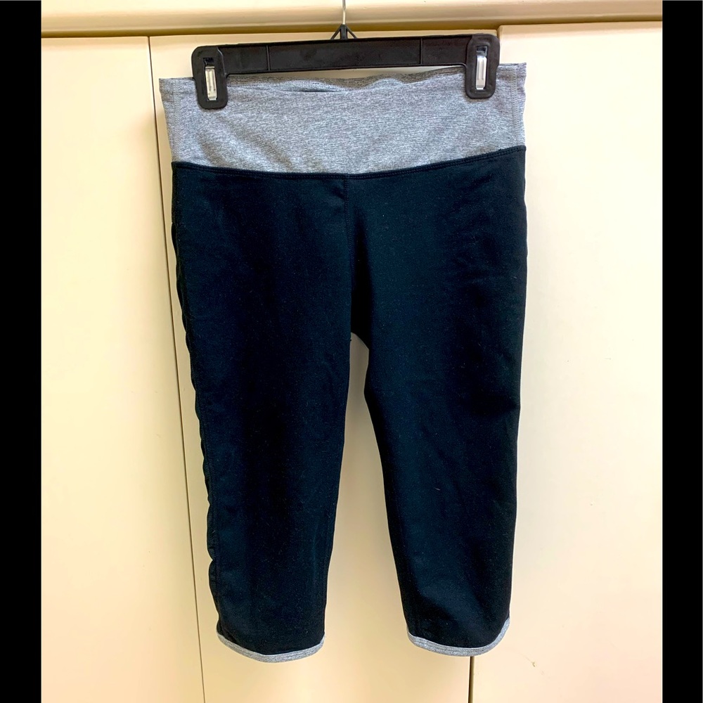 Fabletics Black/Gray Running Crops S